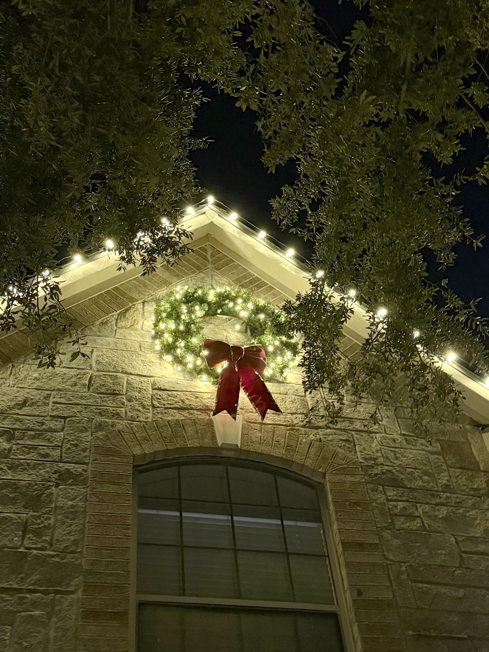 Christmas light installation by Gilly's Lighting Services in Pearland