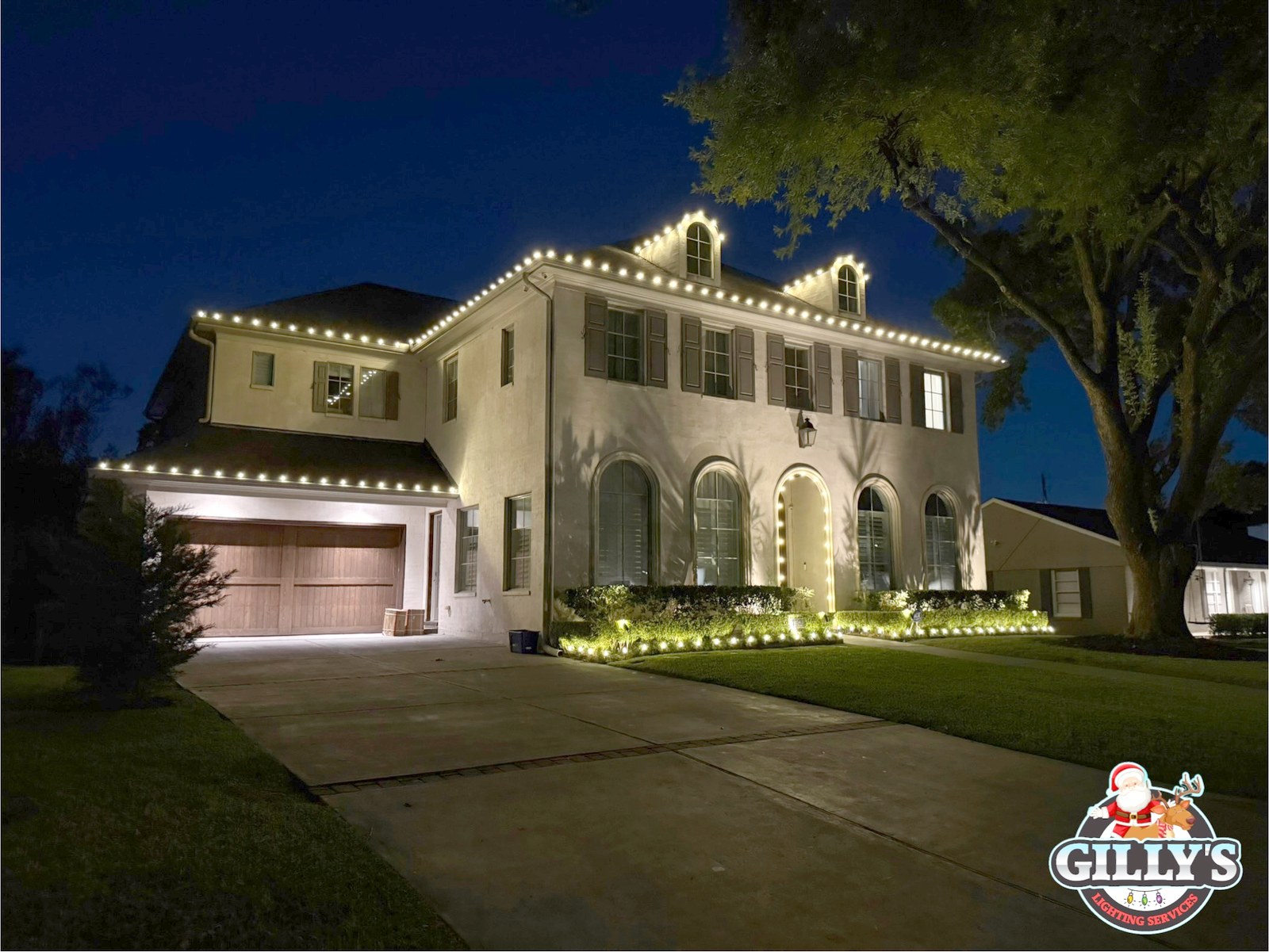 Christmas light installation by Gilly's Lighting Services in Afton Oaks